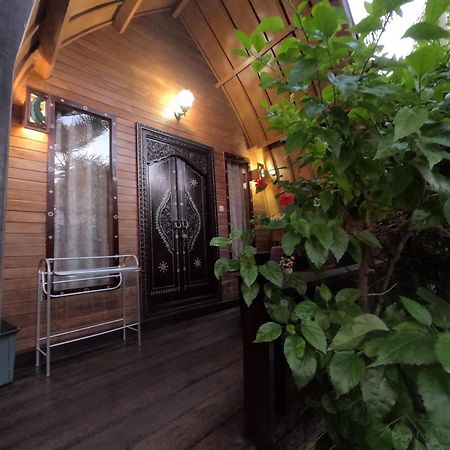 Banana Leaf Bungalow Gili Trawangan Exterior photo